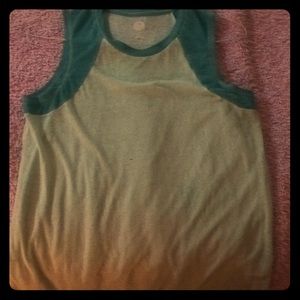 Sleevless blue/light blue shirt